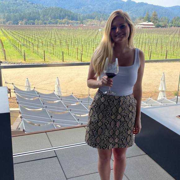 Meet your Posher, Meghan - Picture 1 of 1